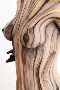 Состаренные скульптуры из натурального дерева